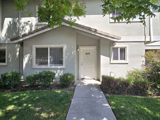 Foto del edificio - 3845 Blackford Ave