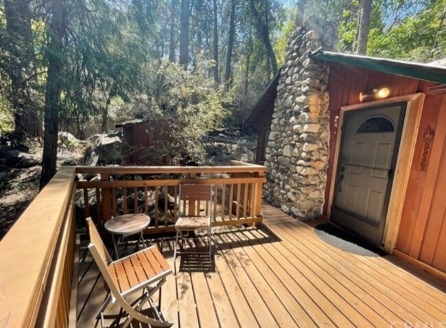 Building Photo - 39861 Fern Ln