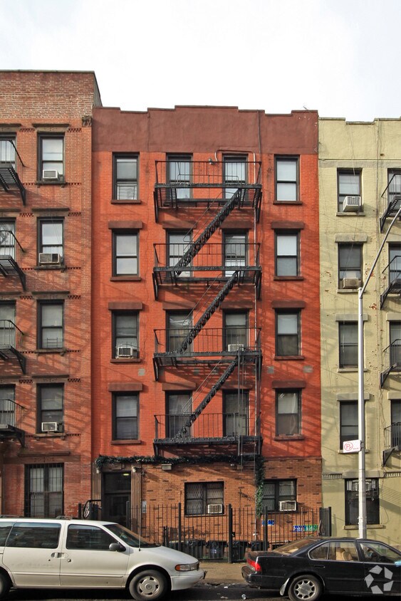 Primary Photo - 122 E 102nd St