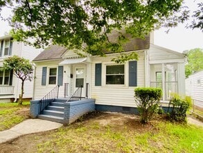 Building Photo - 703 N 32nd St