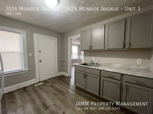 Building Photo - 3026 Monroe Ave