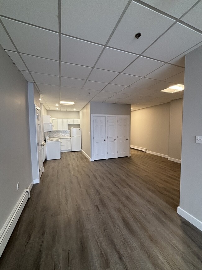 Building Photo - NEWLY RENOVATED ONE BEDROOM APARTMENT AVAILABLE - WELCOME TO SEACOAST TOWER