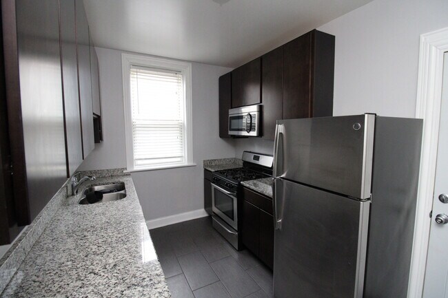 Foto del edificio - 3015 W Armitage Ave