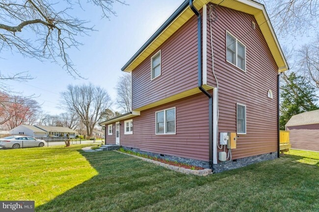Building Photo - 701 Kingfisher Rd