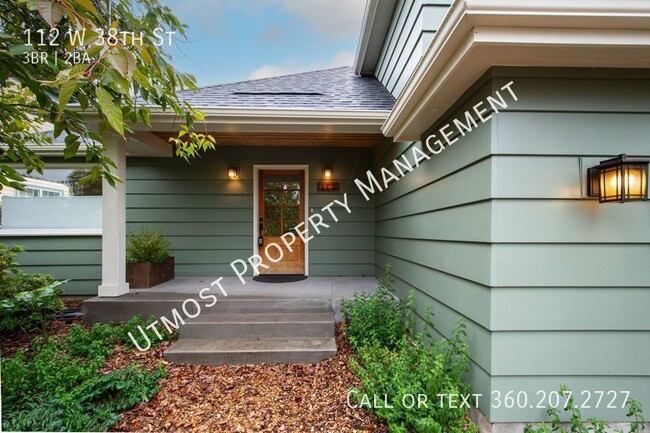 Building Photo - Beautifully Restored 3BD Downtown Vancouve...