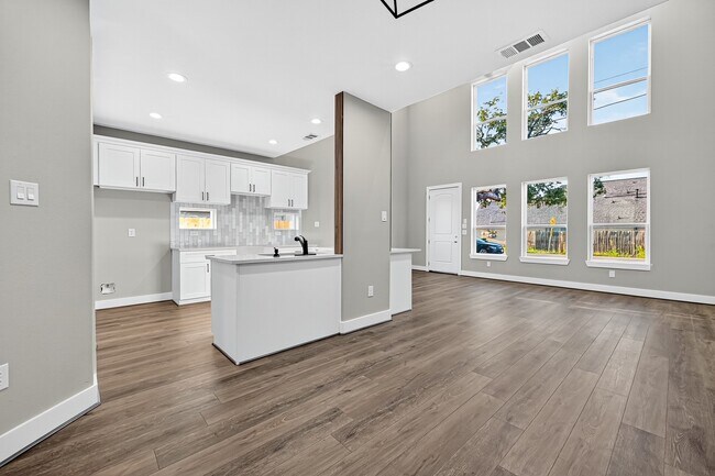 Building Photo - 3826 Rosemont St