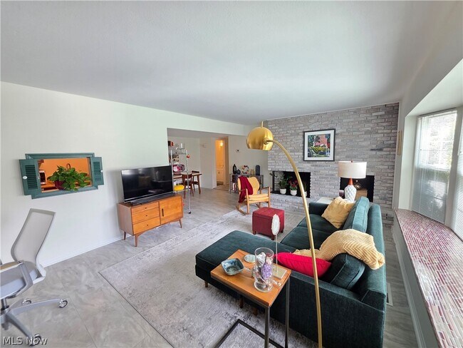 Foto del edificio - 6995 Carriage Hill Dr