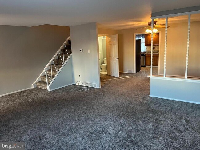 Building Photo - 4417 Crossland Rd