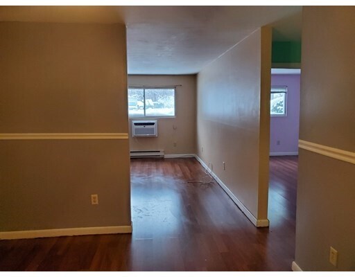 Foto del edificio - 5 Turnpike Rd