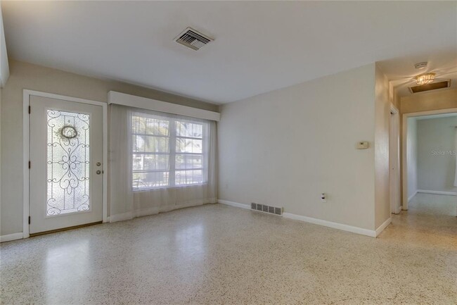 Building Photo - 151 Buena Vista Dr N
