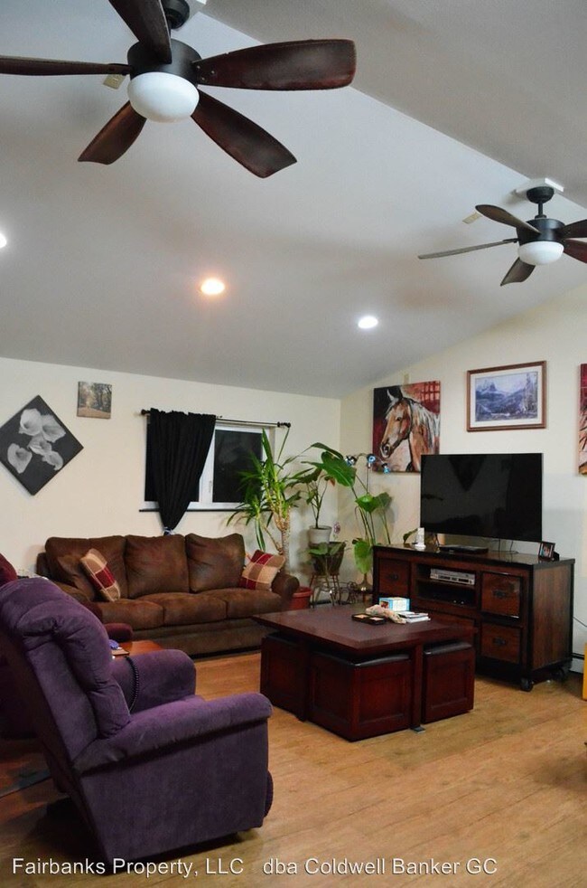 Foto del edificio - 283 W 7th Ave