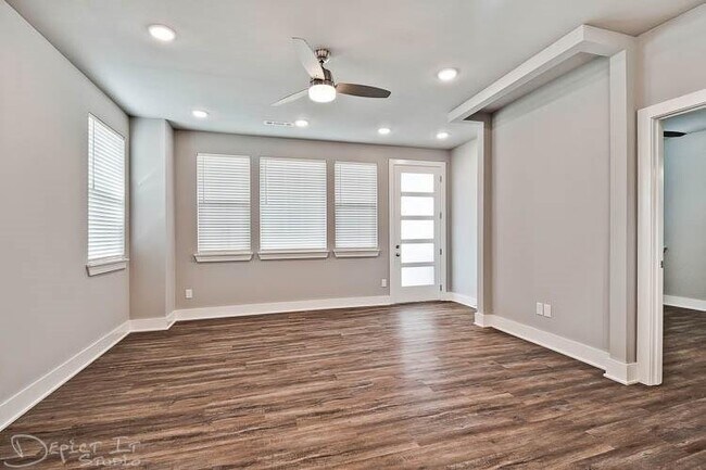 Foto del edificio - 1701 W Deane St