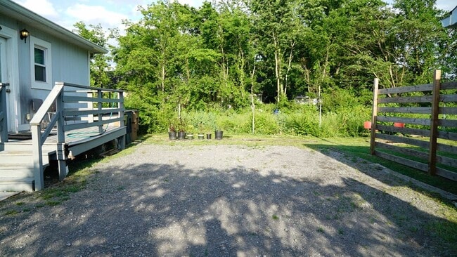 Building Photo - 112 Lucile St