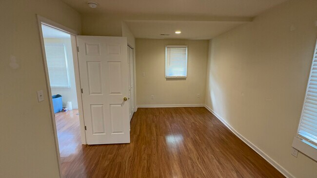 Foto del edificio - 2412 Waverly St