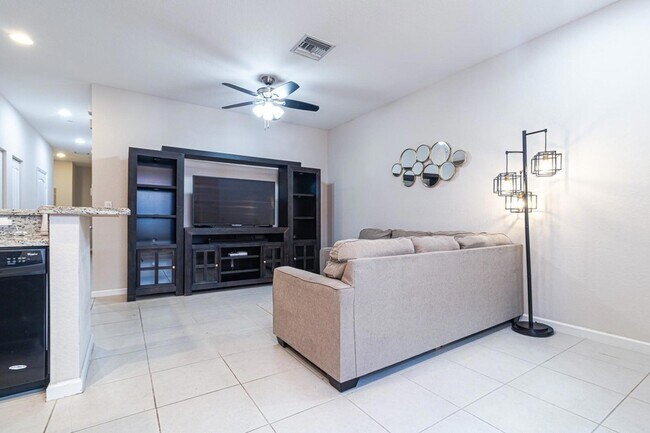 Foto del edificio - 713 SW 2nd Terrace