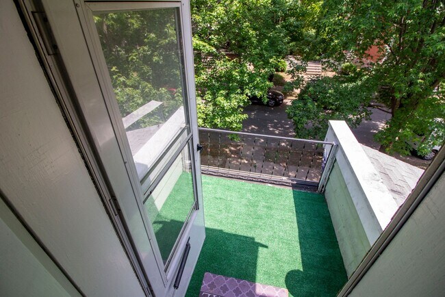 Foto del edificio - 5835 Goener Ave