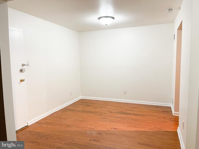Foto del edificio - 11611 VANTAGE HILL Rd