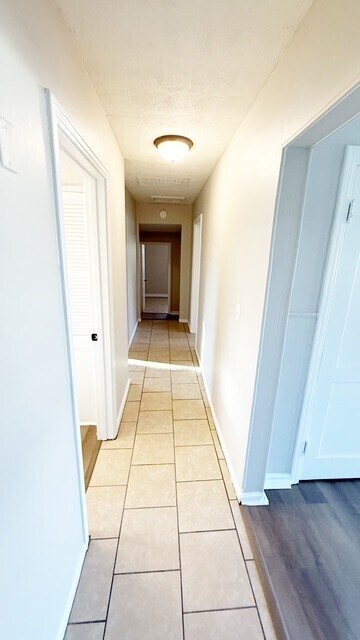 Building Photo - 3619 Tiffany Dr