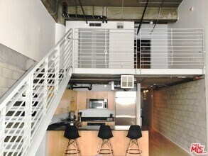 Building Photo - 1130 Flower St