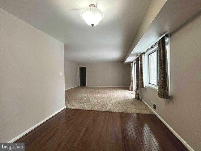 Foto del edificio - 10619 Weymouth St