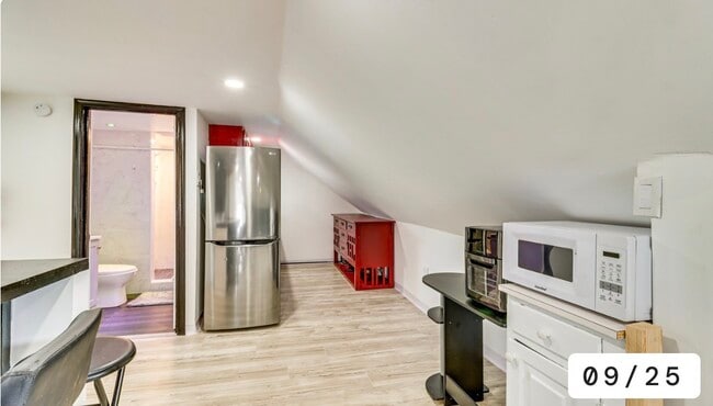 Building Photo - 1724 W Main St