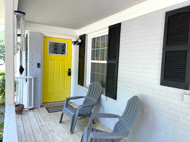 Building Photo - 1408 Lockwood Dr SW