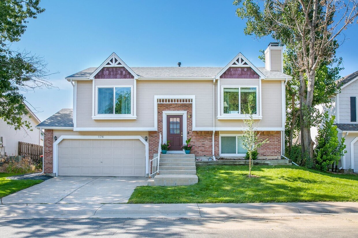 Primary Photo - Stunning 3-Bed/2-Bath in Broomfield!