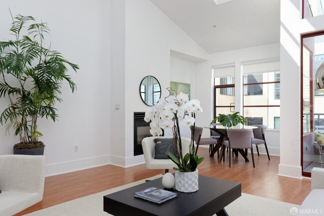 Building Photo - 2030 3rd St