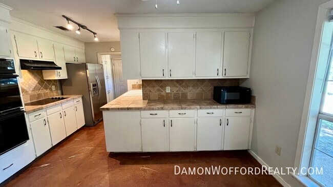 Photo - 308 Woodrun Dr House