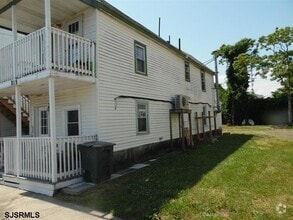 Building Photo - 819 Baltic Ave