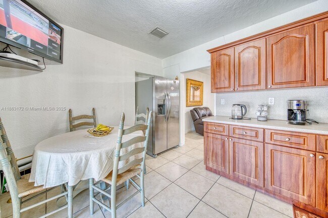 Foto del edificio - 3440 NW 87th Terrace