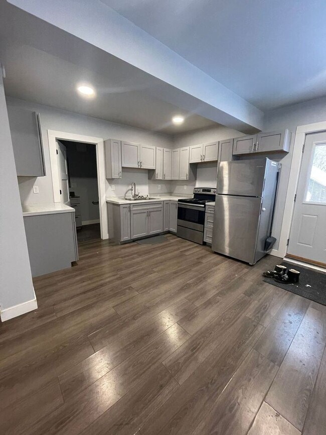 Building Photo - 216 4th St N