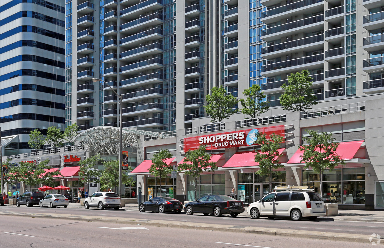 Building Photo - 4968-4978 Yonge St
