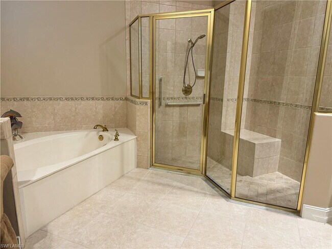 Foto del edificio - BEAUTIFUL 2/2 + DEN SINGLE FAMILY HOME IN ...