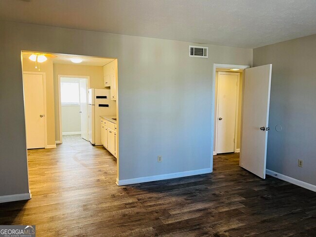 Foto del edificio - 17 Oak Dr