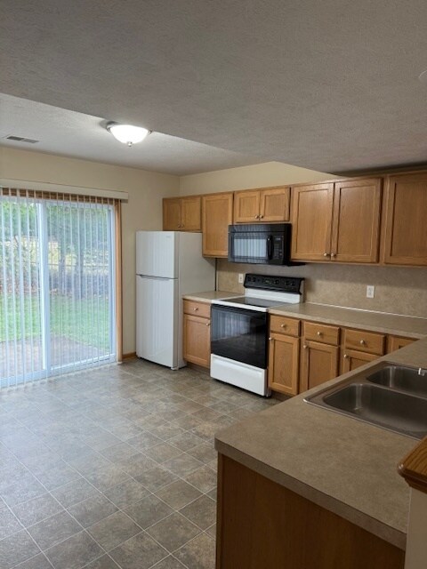 Foto del edificio - 3880 Kenowa Ave SW