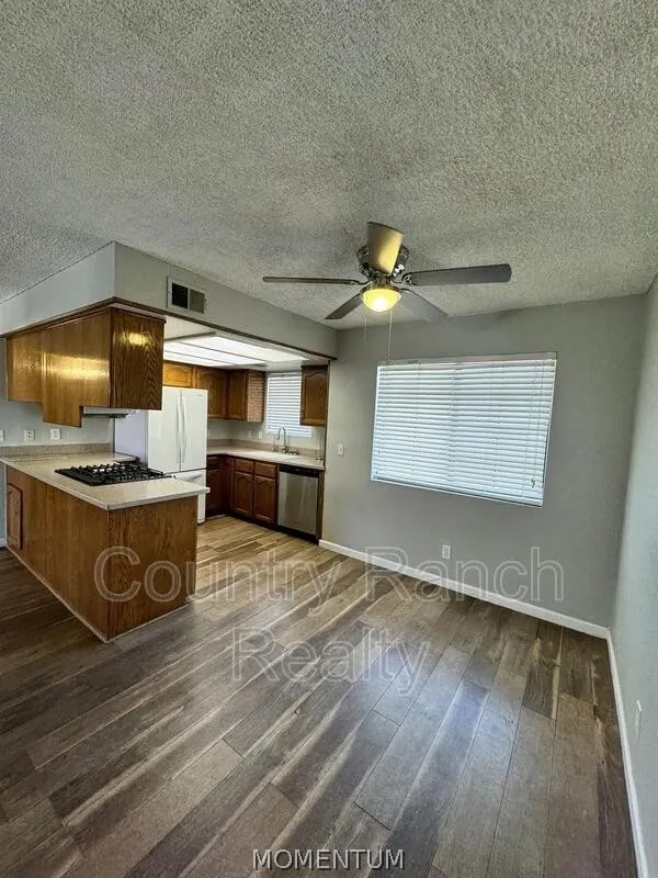 Foto del edificio - 1190 Ramar Rd