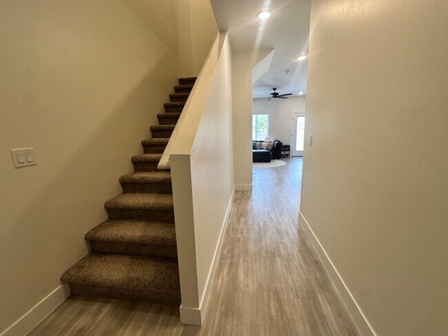Foto del edificio - 3 bedroom - 2.5 bathroom Townhome in Cross...