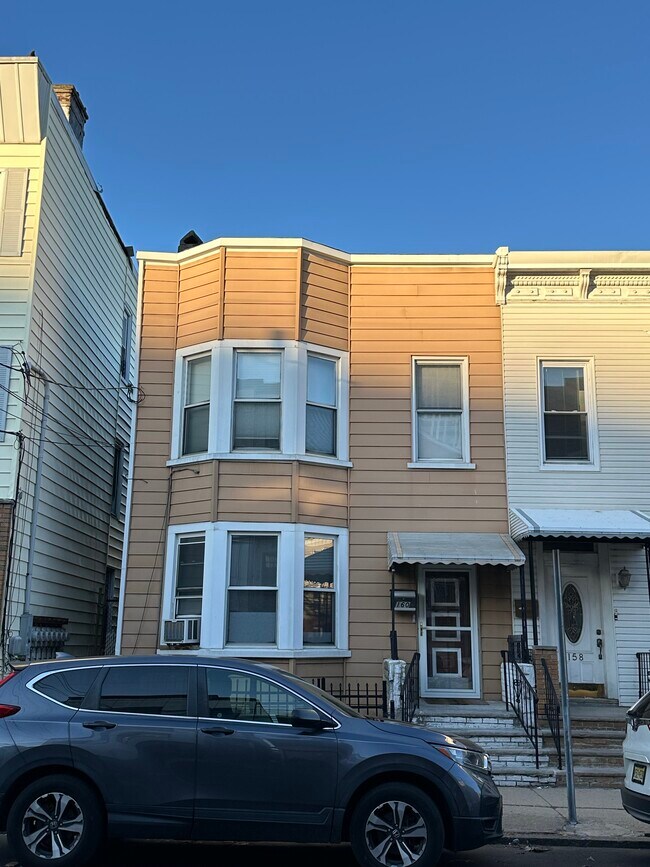 Foto del edificio - 160 Hopkins Ave