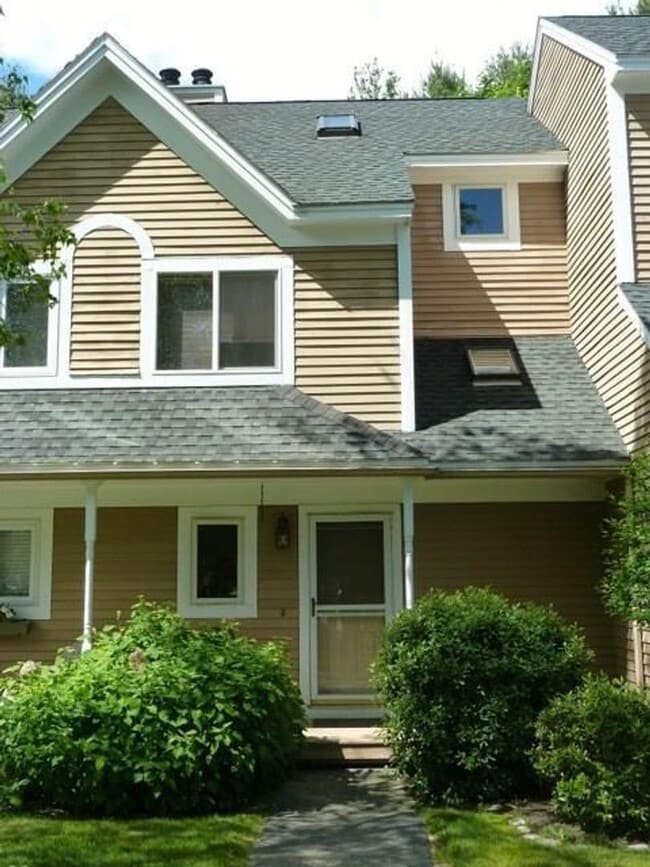 Building Photo - 16 Hillcrest W