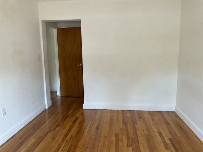 Foto del edificio - 1057 Main St