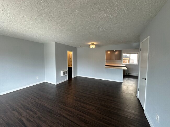 Building Photo - 6721 NE Klickitat St