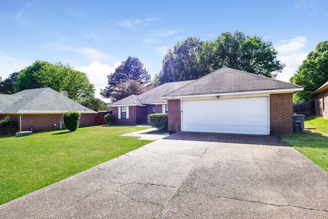 Building Photo - 8252 Clinton Way Ln