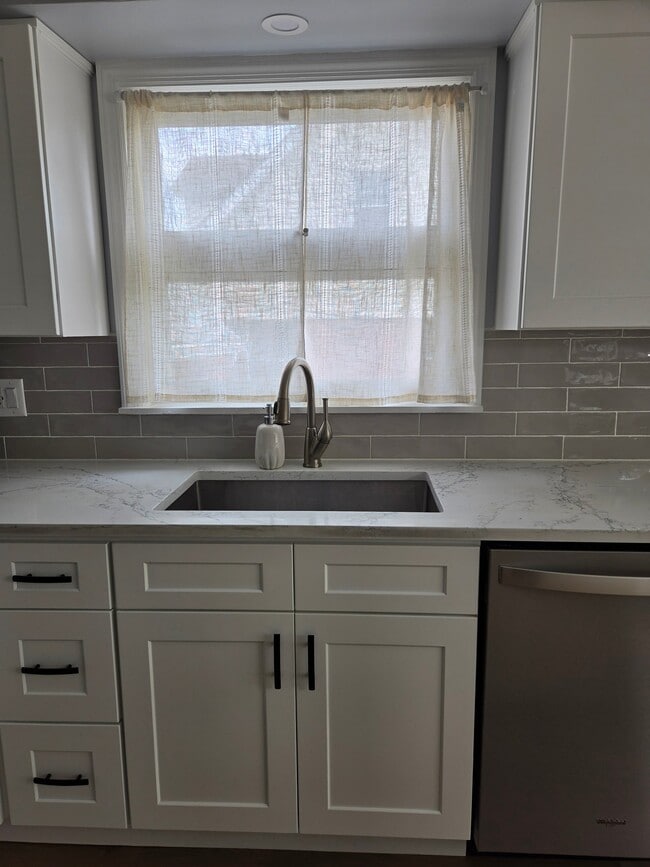 Foto del edificio - 116 Greenlawn Ave