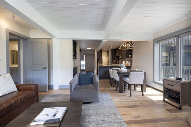 Building Photo - 70 Gallun Ln