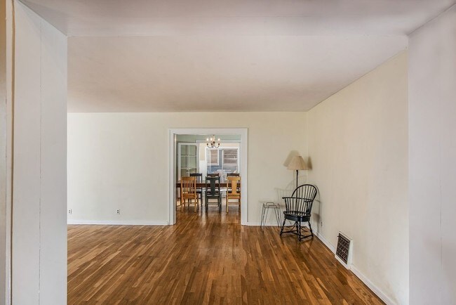 Building Photo - Charming 3 bed/2 bath home in Bixby Knolls
