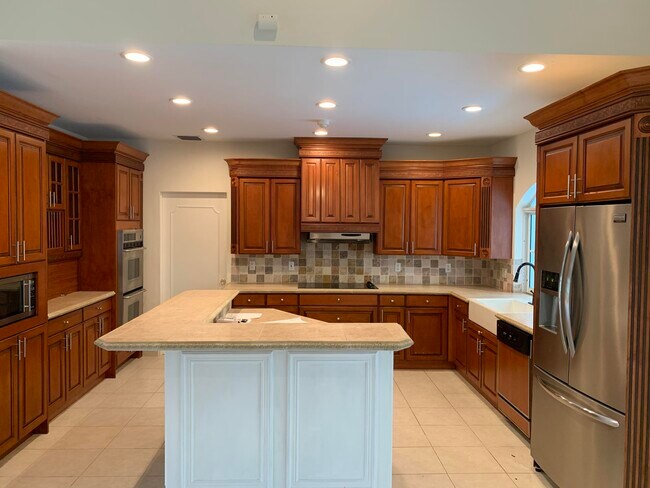 Building Photo - 2498 Date Palm Rd