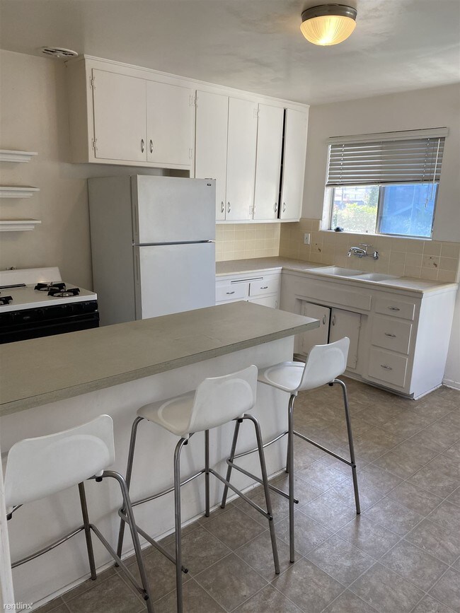 Foto del edificio - 1350 N Citrus Ave