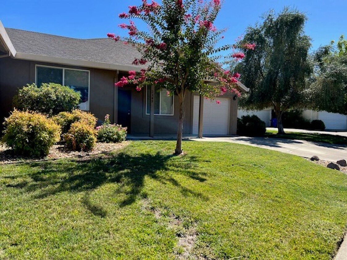 Primary Photo - Devonshire Drive, 2141-2143
