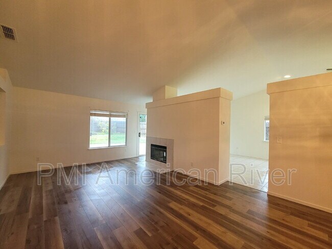 Foto del edificio - 8695 Misty Ct